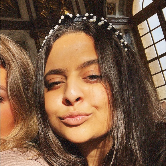 Black Velvet Pearl Headband - Picture 2 of 4